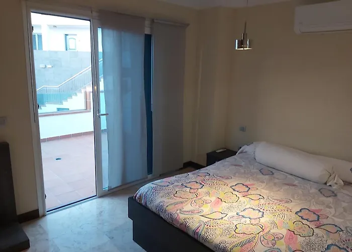 Frataga Playa Honda (Lanzarote)